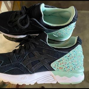 Asics Tiger GEL-LYTE V Black Candy Heel